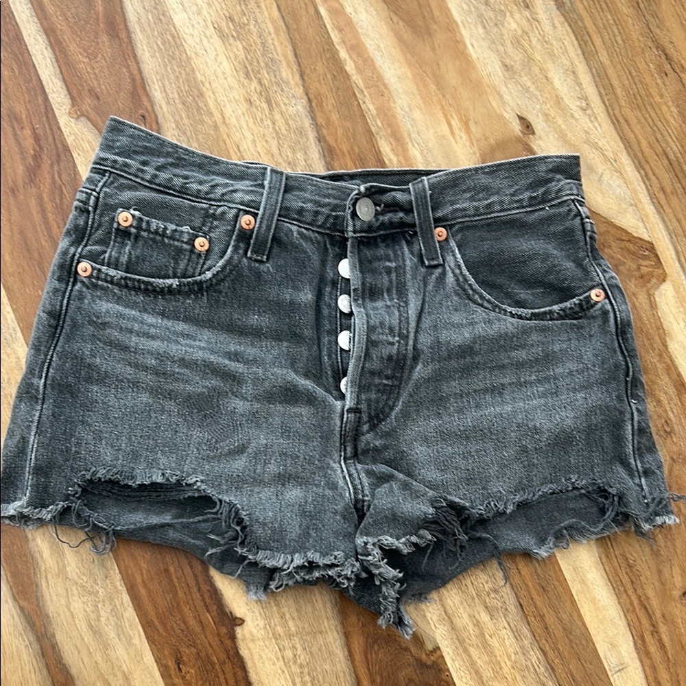 CLOSET CLEAR-OUT! LEVI’S 501 Premium Denim Shorts faded black waist 25